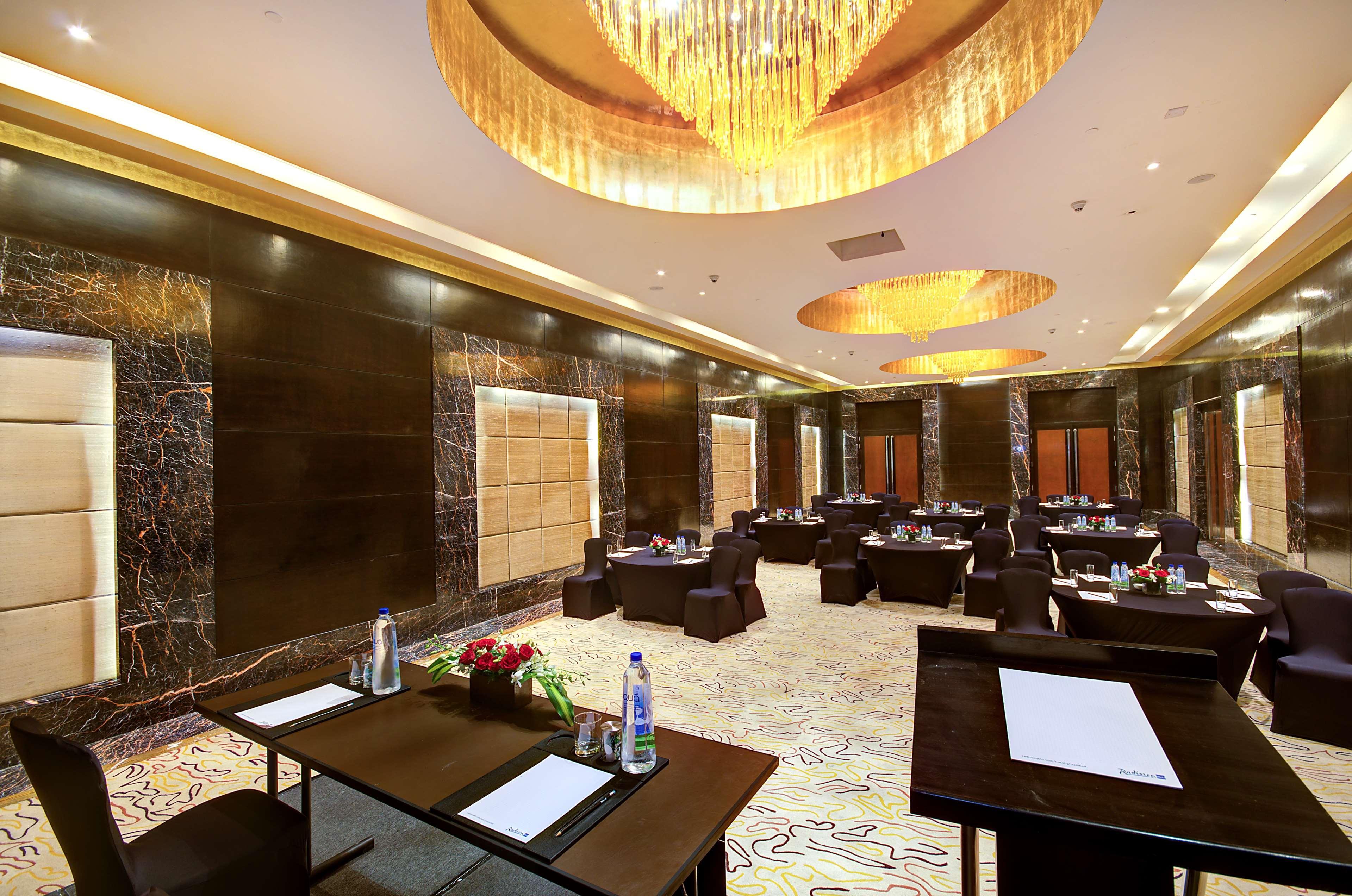Radisson Blu Kaushambi Delhi Ncr 호텔 가지아바드 외부 사진