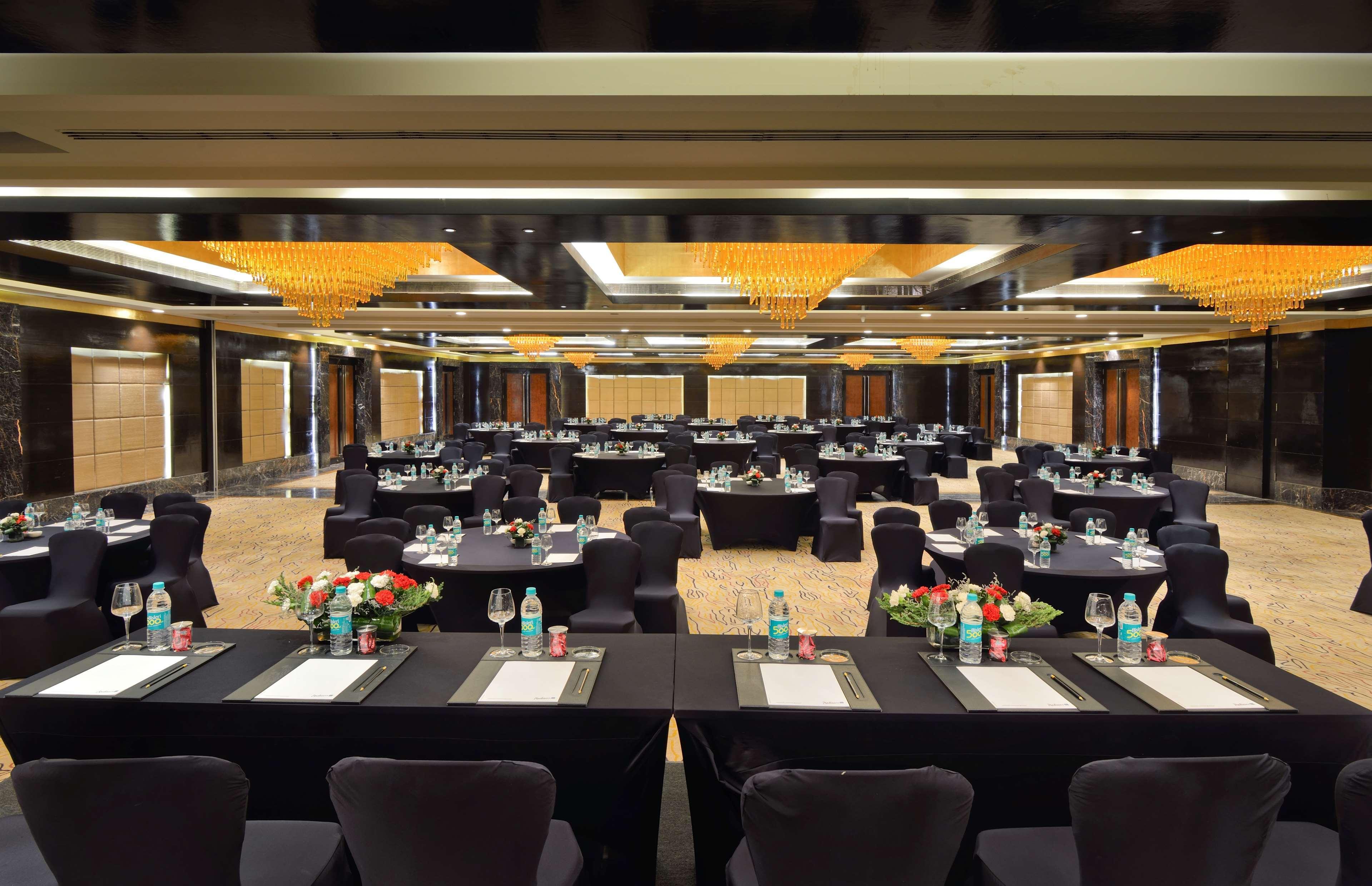 Radisson Blu Kaushambi Delhi Ncr 호텔 가지아바드 외부 사진