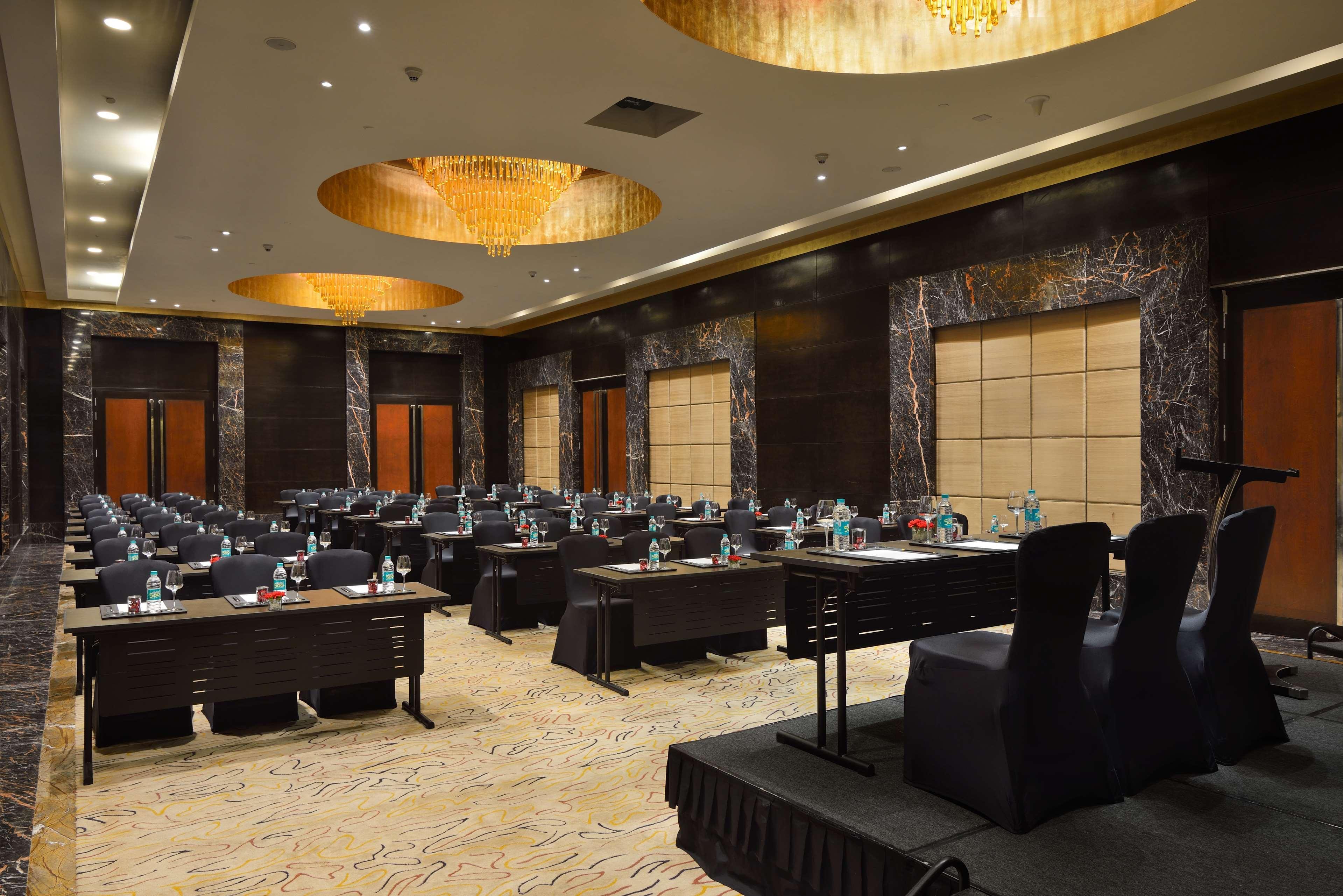 Radisson Blu Kaushambi Delhi Ncr 호텔 가지아바드 외부 사진