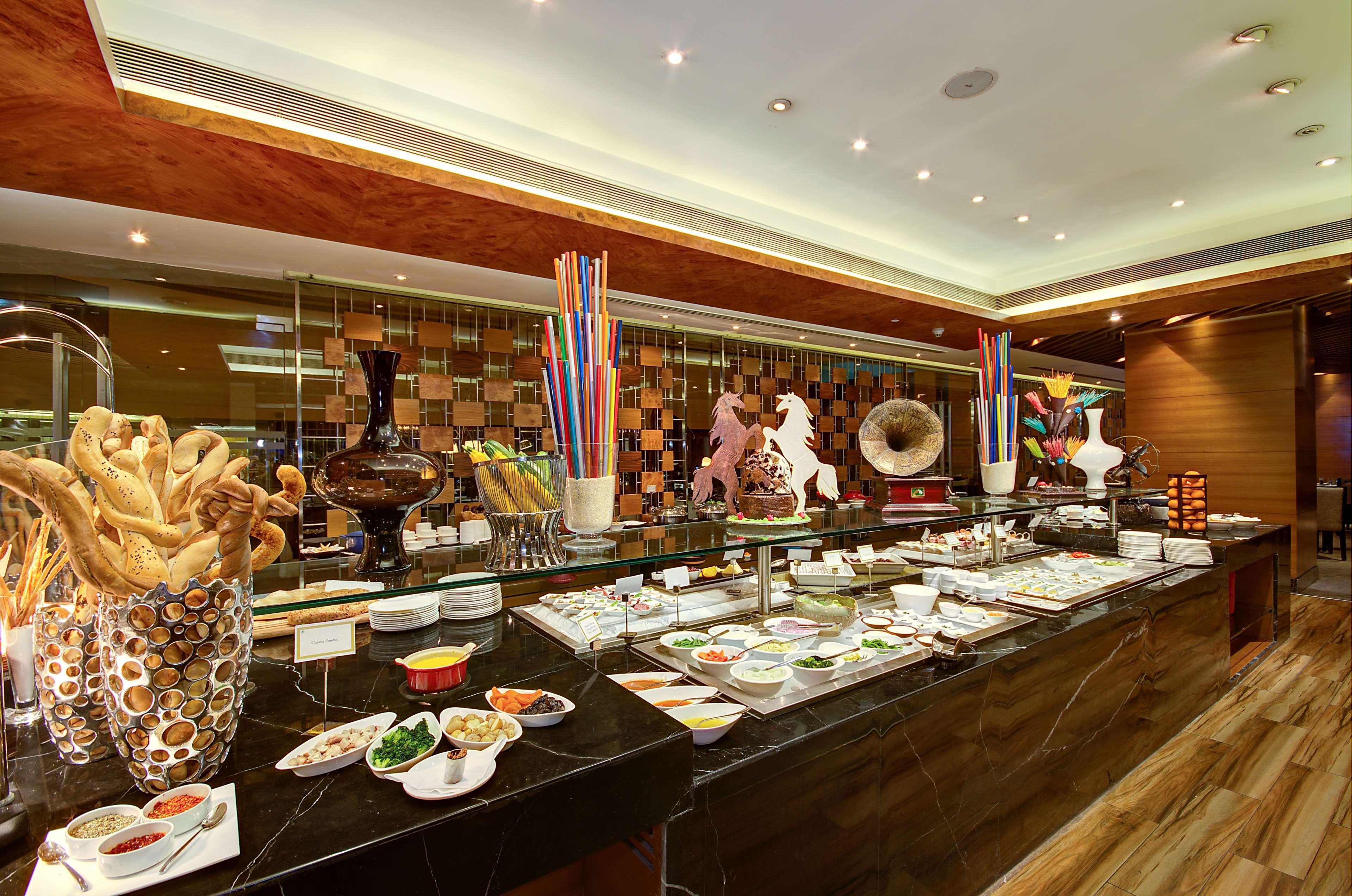 Radisson Blu Kaushambi Delhi Ncr 호텔 가지아바드 외부 사진