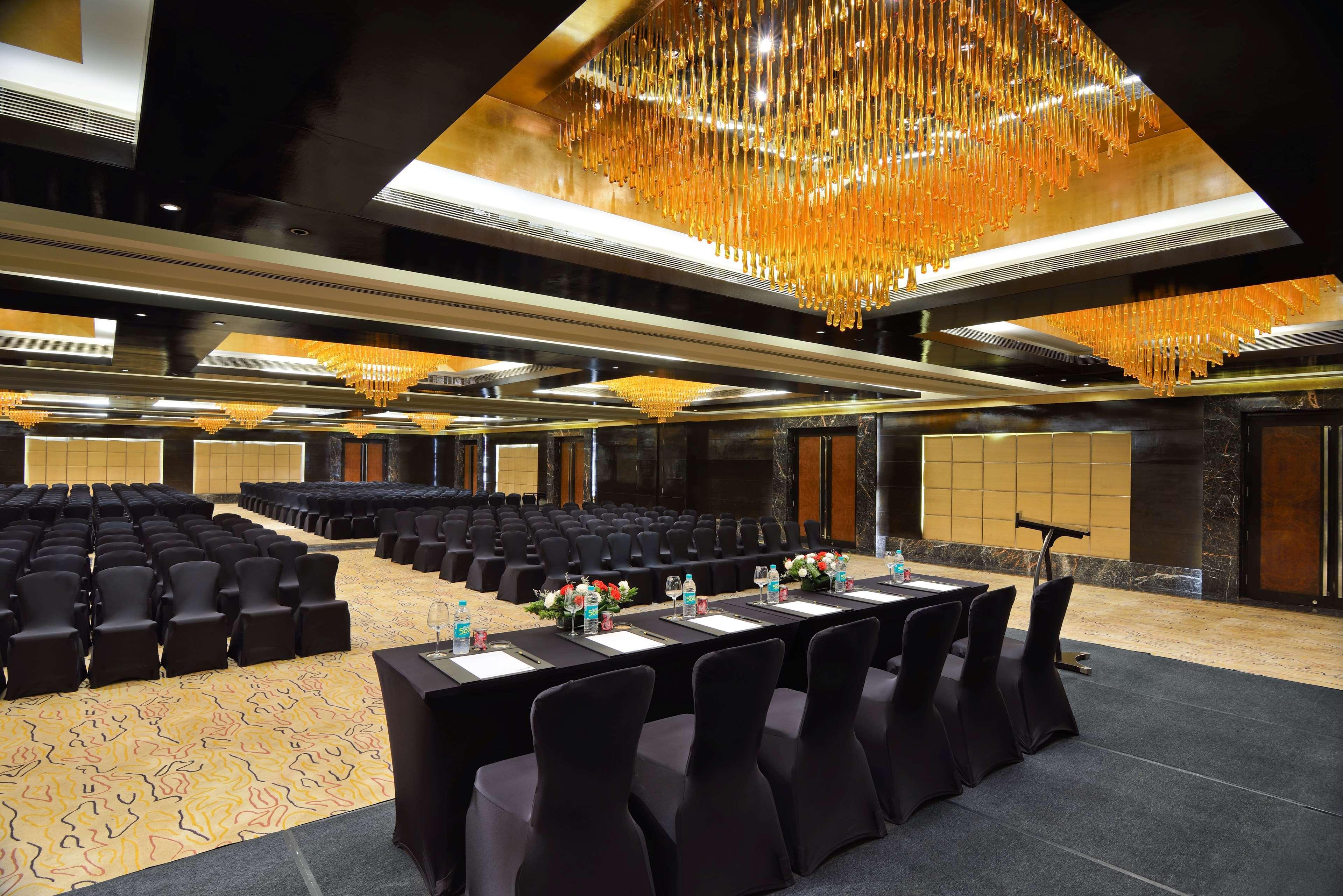 Radisson Blu Kaushambi Delhi Ncr 호텔 가지아바드 외부 사진