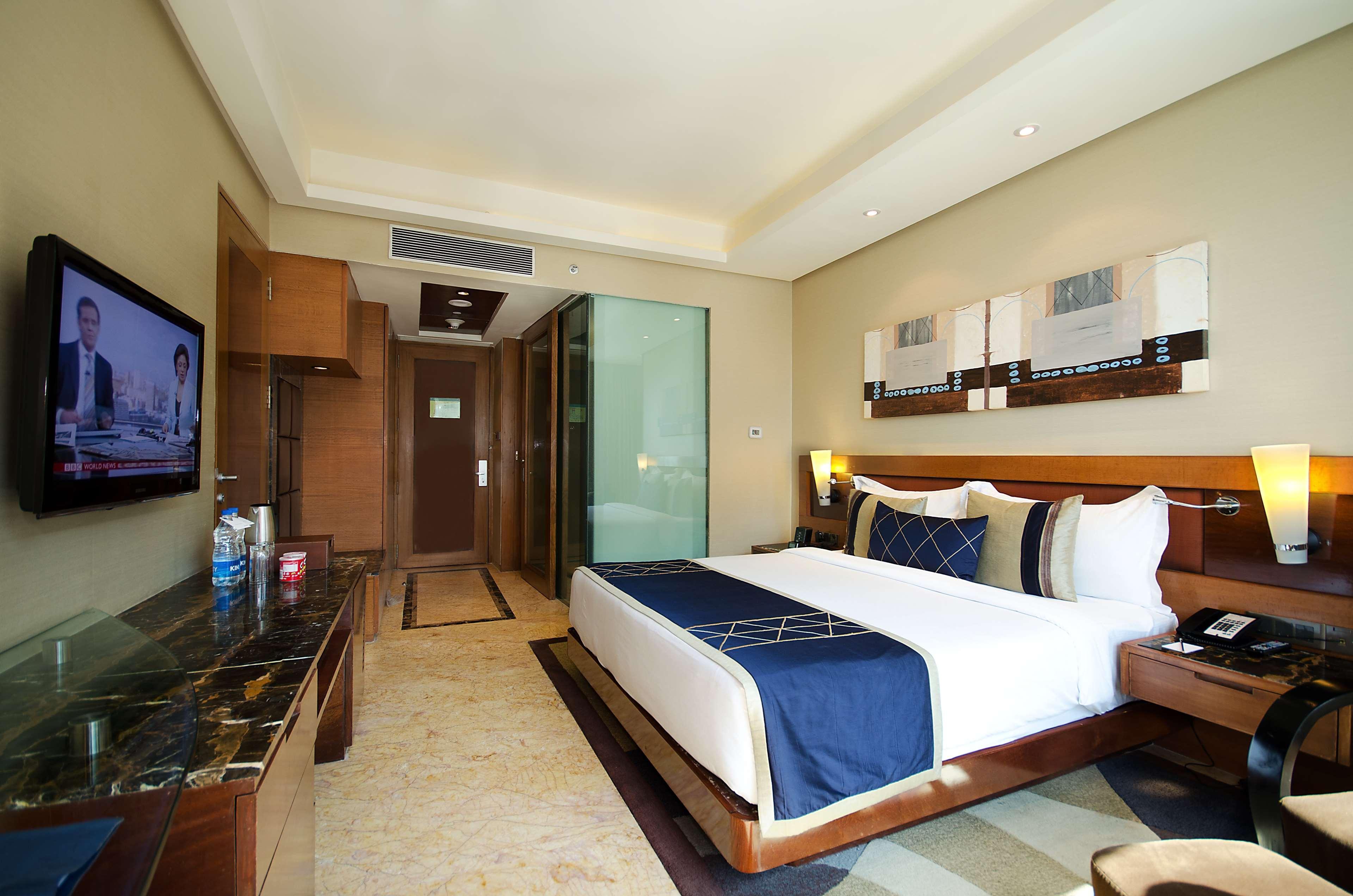 Radisson Blu Kaushambi Delhi Ncr 호텔 가지아바드 외부 사진