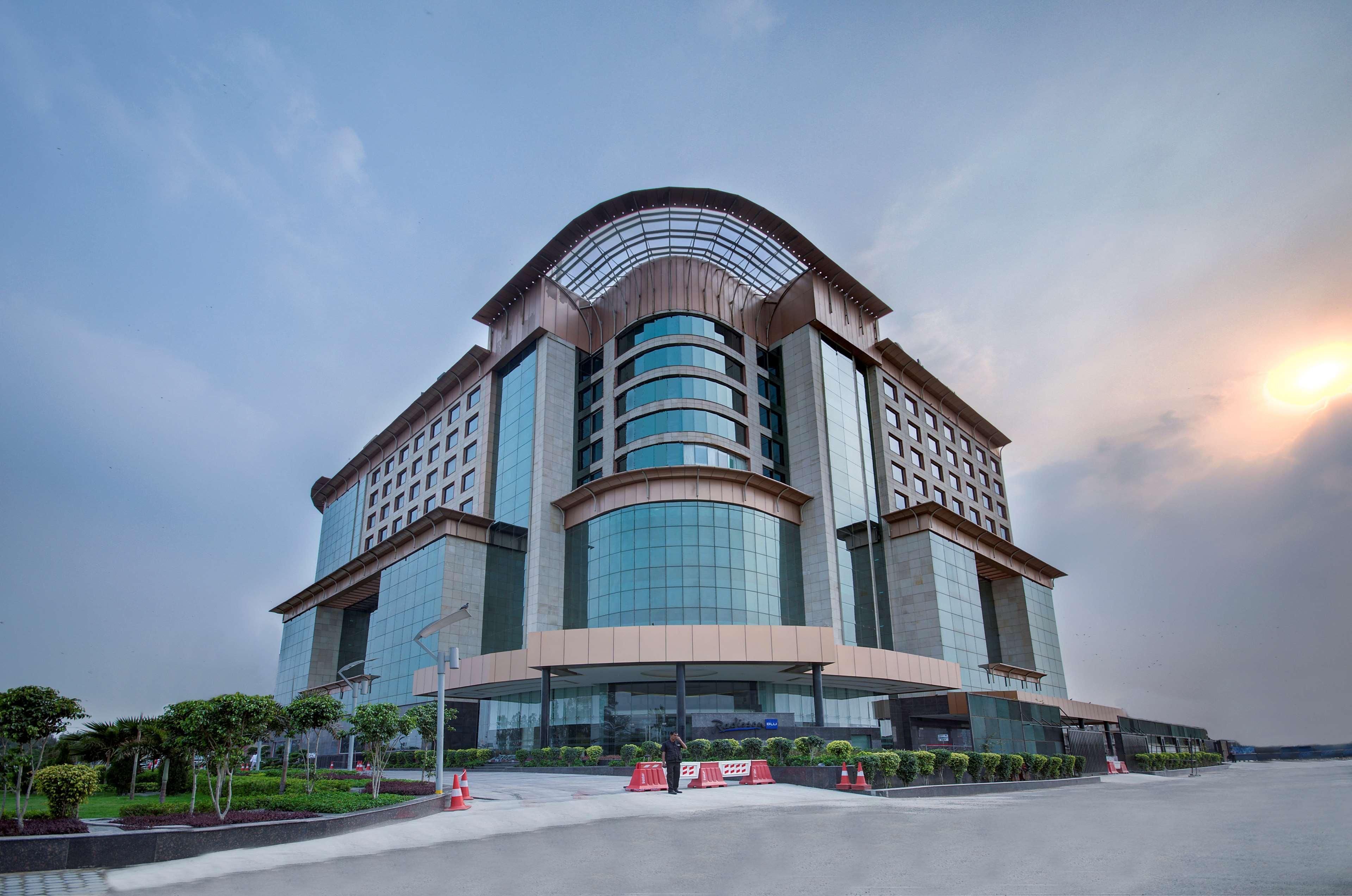 Radisson Blu Kaushambi Delhi Ncr 호텔 가지아바드 외부 사진