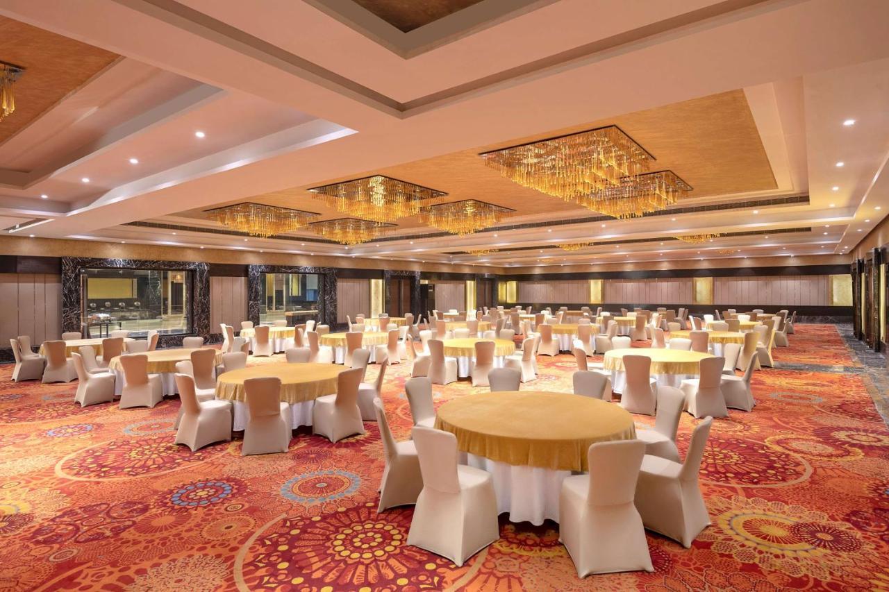 Radisson Blu Kaushambi Delhi Ncr 호텔 가지아바드 외부 사진