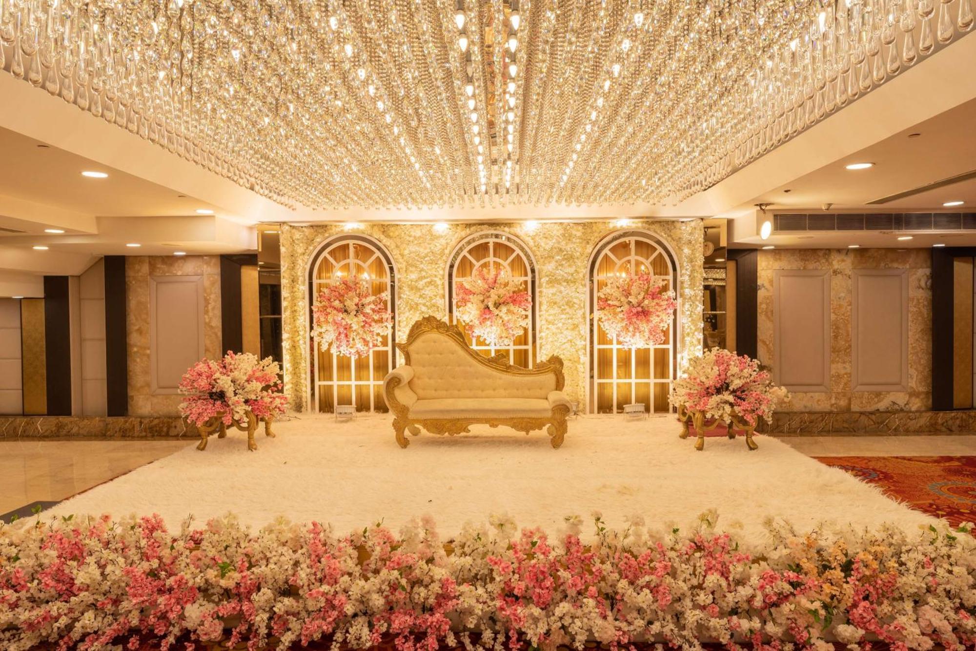 Radisson Blu Kaushambi Delhi Ncr 호텔 가지아바드 외부 사진