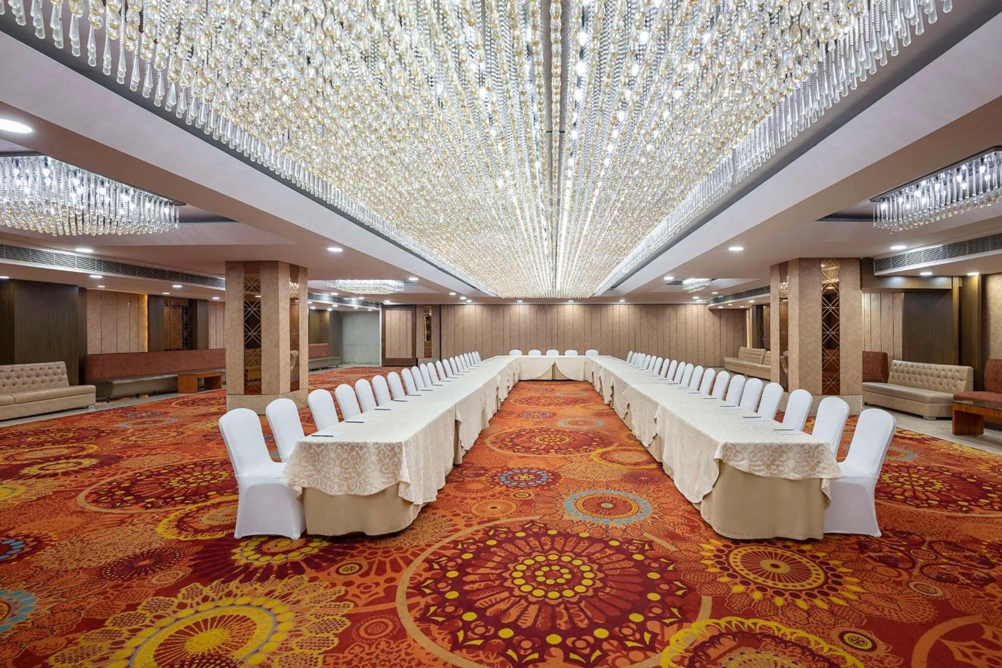 Radisson Blu Kaushambi Delhi Ncr 호텔 가지아바드 외부 사진